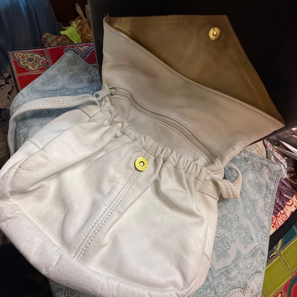 White Leather Shoulder bag, barely used - Picture 4 of 6